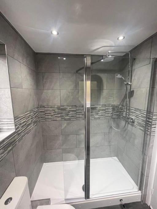 Large 1 Bedroom Flat With Private Parking Плімут Екстер'єр фото
