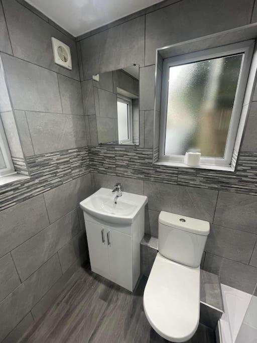 Large 1 Bedroom Flat With Private Parking Плімут Екстер'єр фото